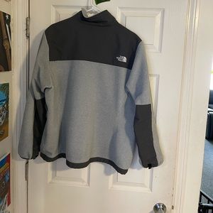 Authentic The North Face jacket🌈🌈🌈🌈
